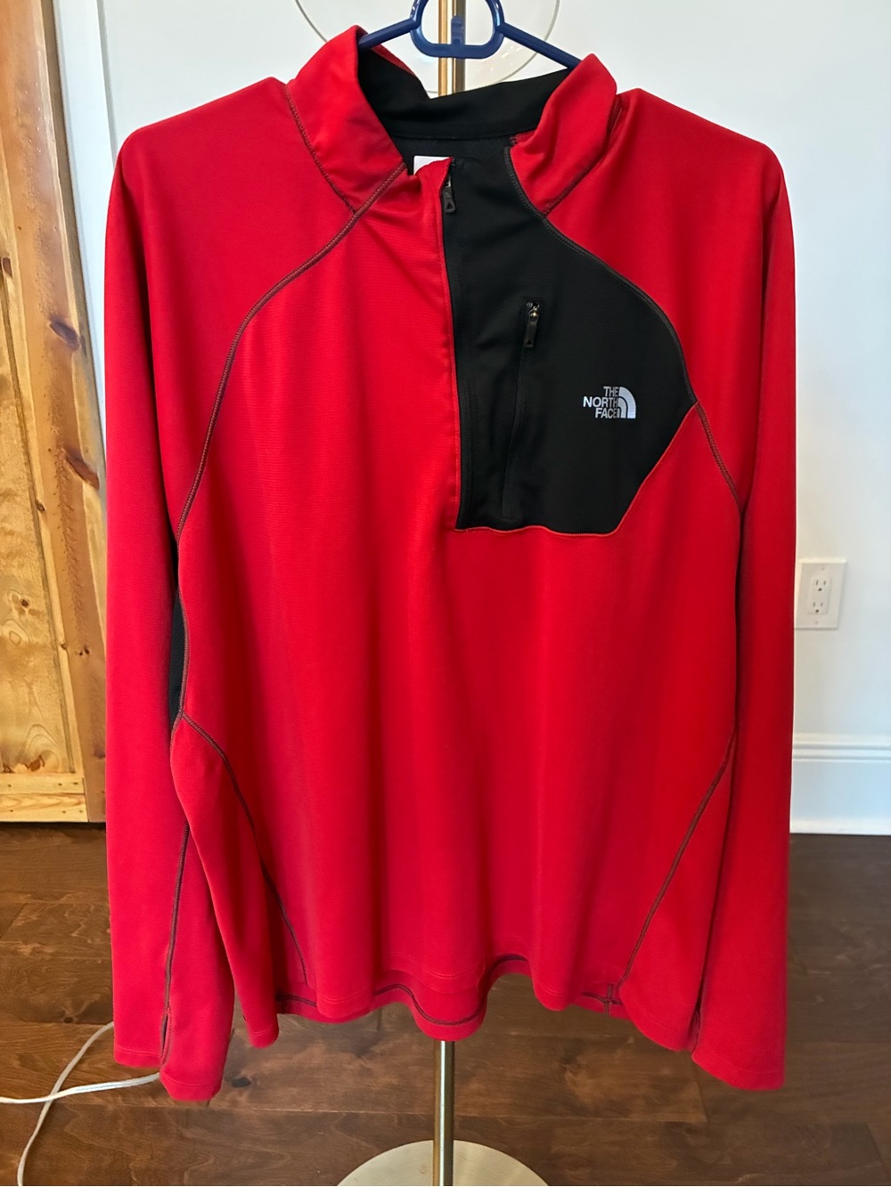 The North Face Men’s FlashDry Quarter Zip Pullover Red Black XL